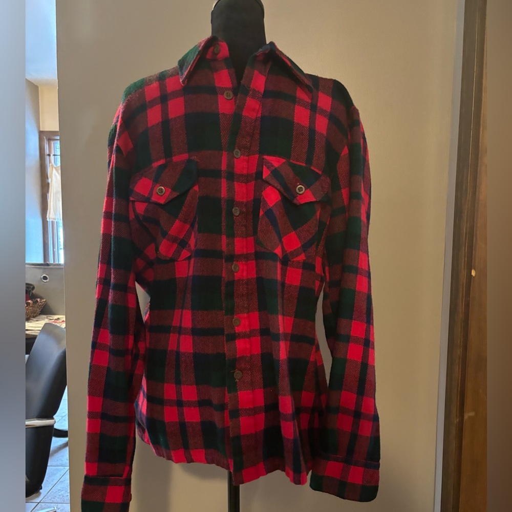 Vintage men’s flannel by Mohawk size medium red black